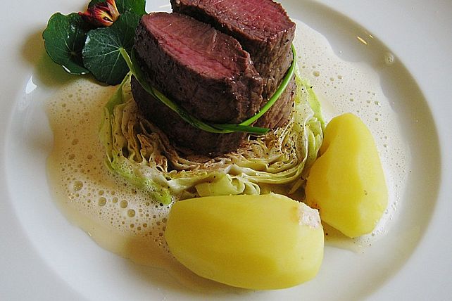 Lammlachse auf Spitzkohl von schrat| Chefkoch