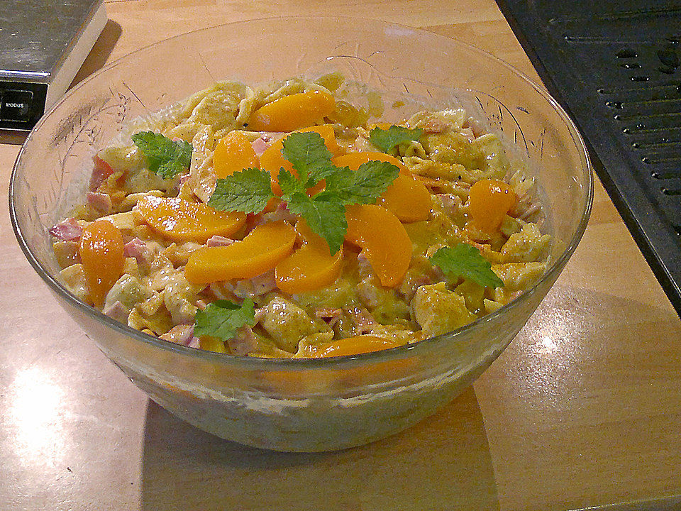 Tortellini - Salat mit Currypulver und Pfirsichen von samiotissa63 ...