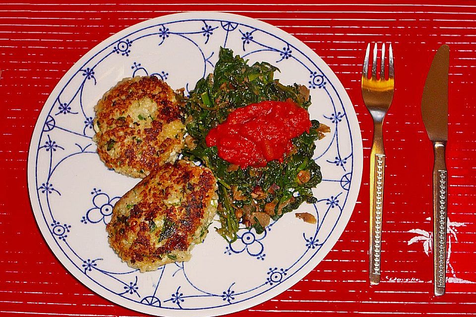 Bulgur-Buletten mit würzigem Mandel-Spinat