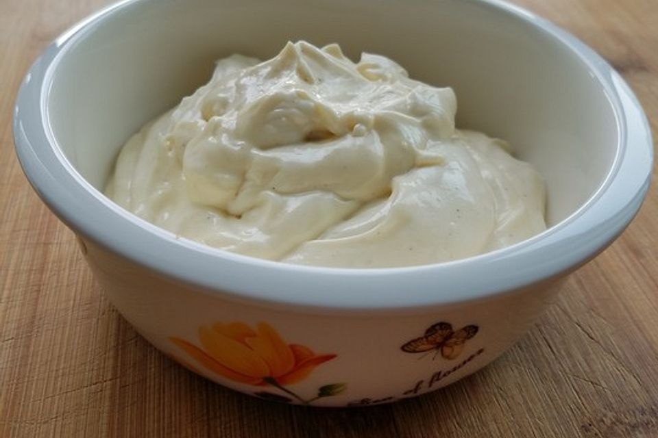 Mayonnaise mit dem Pürierstab hergestellt