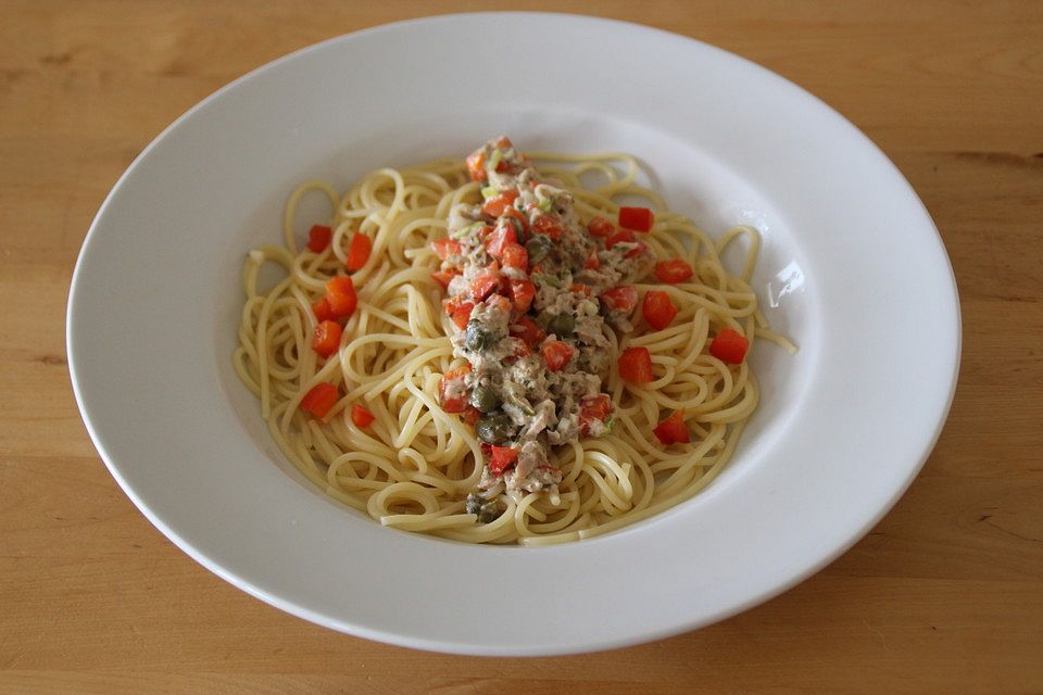 Thunfisch - Käsesauce mit Paprika (und Kapern)