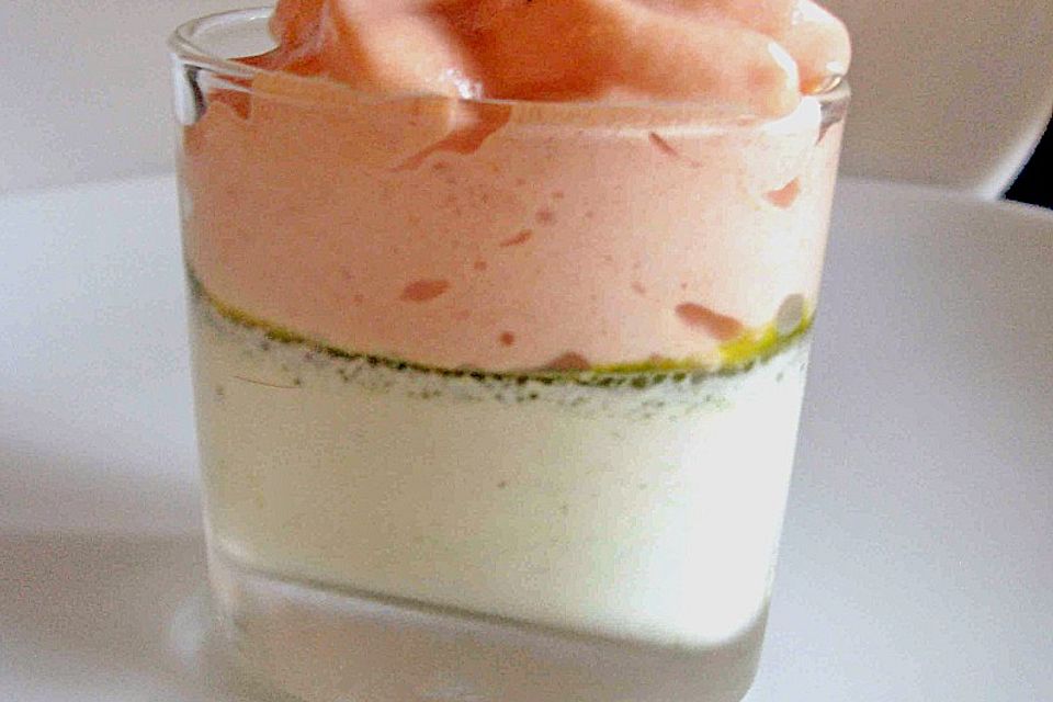 Basilikum - Panna Cotta mit Tomatenespuma