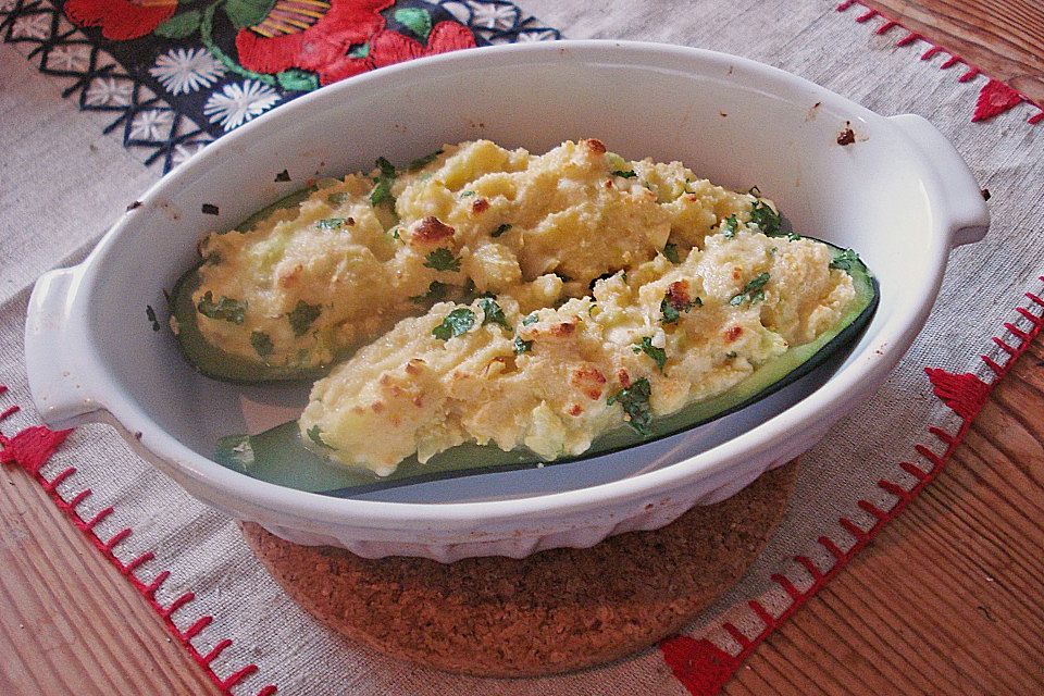 Gefüllte Zucchini mit Schafskäse