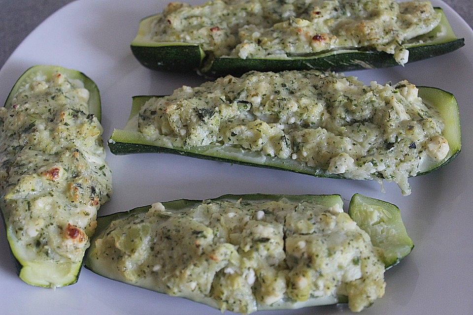 Gefüllte Zucchini mit Schafskäse