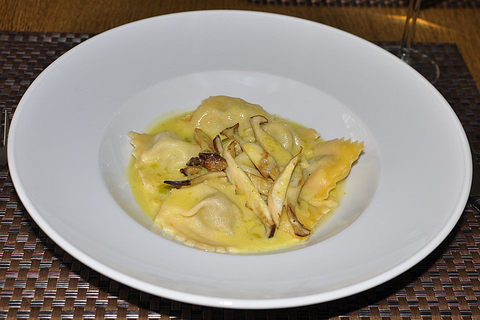 Ravioli mit Steinpilzen