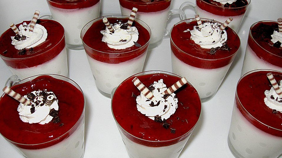 Kokos Panna Cotta mit Erdbeerpüree von ufaudie58