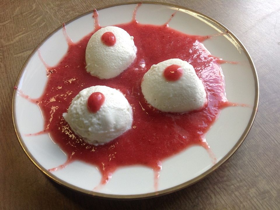 Kokos Panna Cotta mit Erdbeerpüree von ufaudie58 | Chefkoch