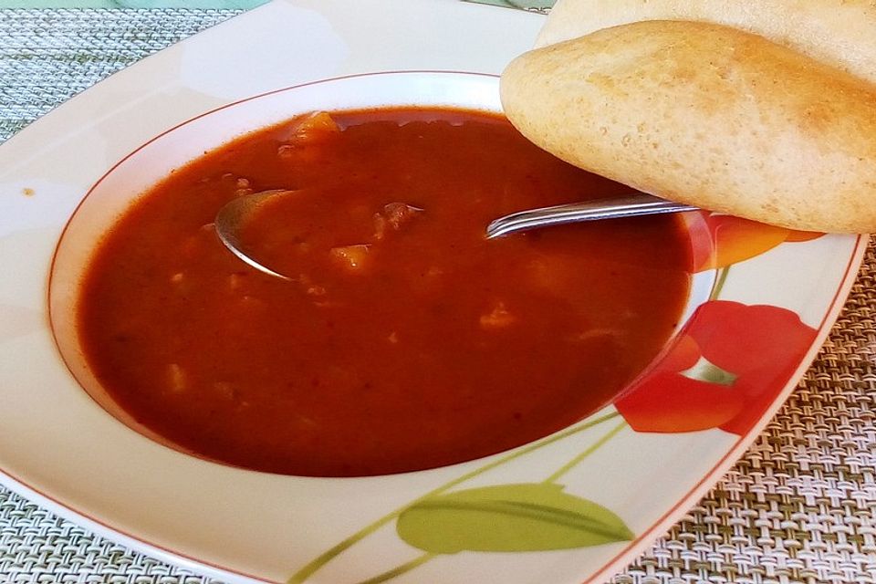 Einfache Gulaschsuppe