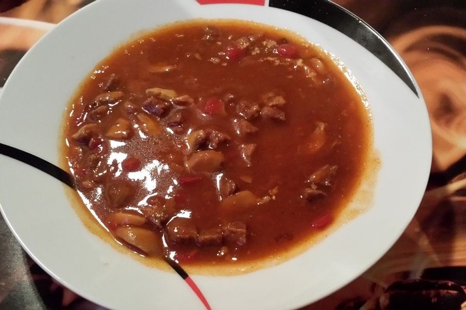 Einfache Gulaschsuppe