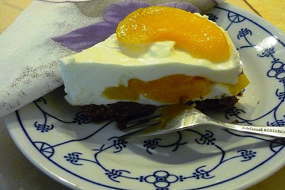 Pfirsichtorte mit Cornflakes - Schokoboden