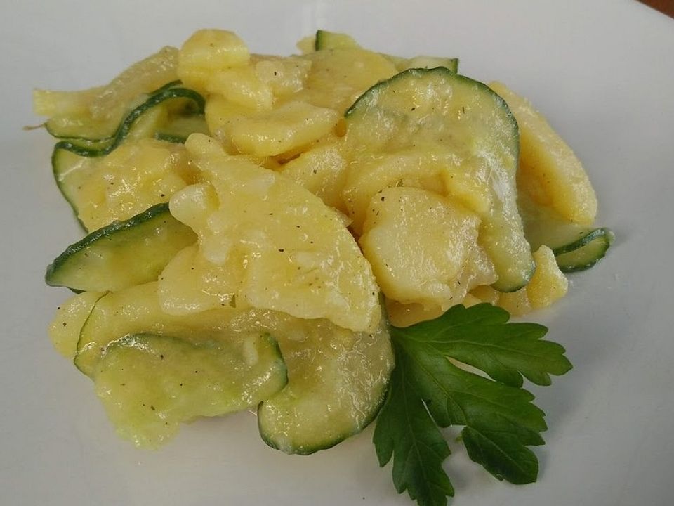 Kartoffel - Gurkensalat nach Oma Luise von Juulee | Chefkoch