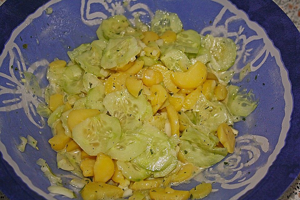 Kartoffel - Gurkensalat nach Oma Luise