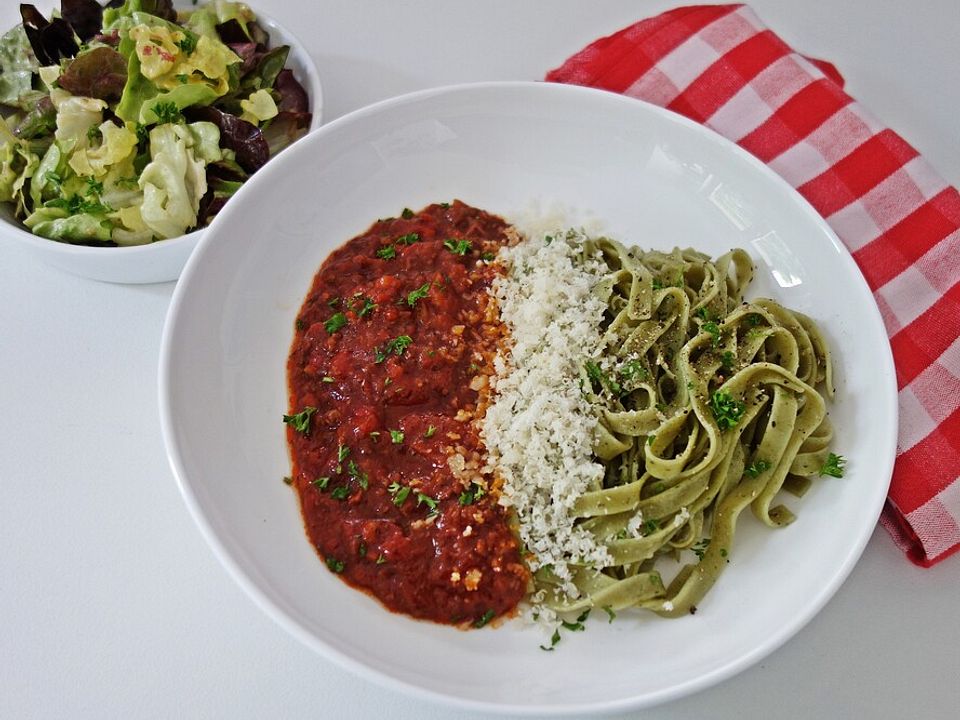 Tomatensoße mit Hackfleisch von Liesbeth| Chefkoch Tomatensoße mit Hackfleisch von Liesbeth| Chefkoch