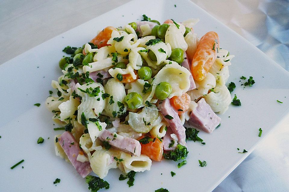 Dänischer Nudelsalat