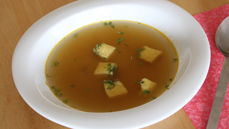 Klare Gemüsebrühe mit Eierstich von heimwerkerkönig Klare Gemüsebrühe mit Eierstich von heimwerkerkönig