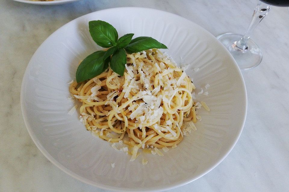 Spaghetti all' aglio, olio e peperoncino à la Alex