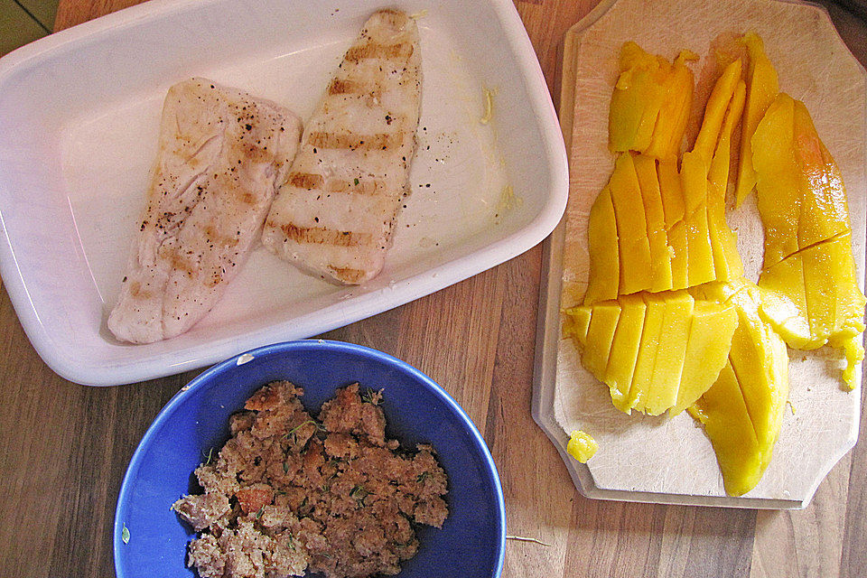 Goldbarschfilet mit Mango - Thymian - Kruste auf Rahm - Mangold