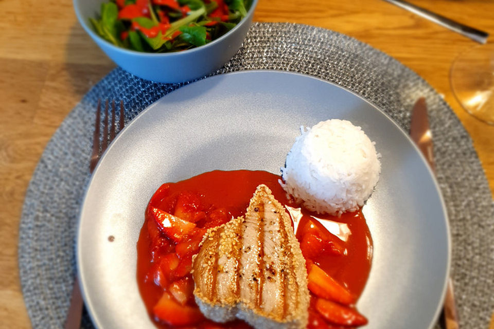 Thunfischsteak mit pikanten Gewürz-Erdbeeren