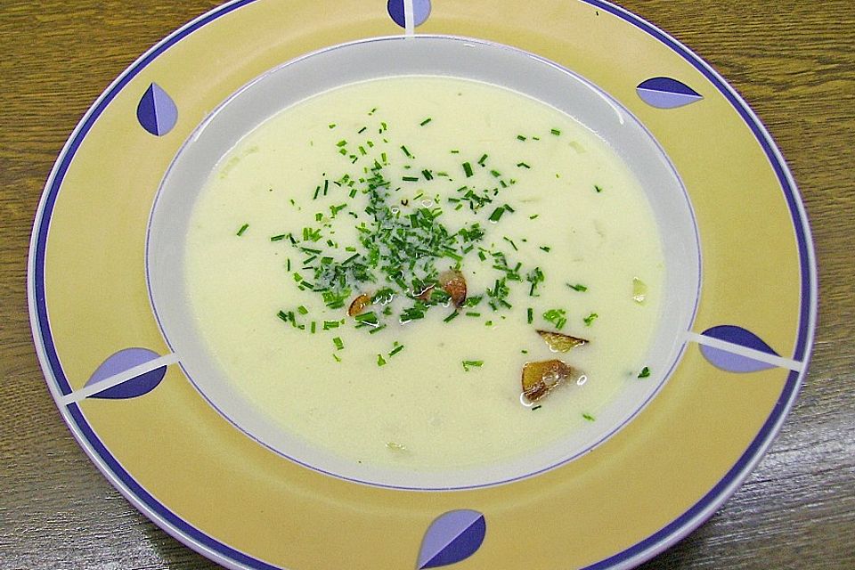 Knoblauchsuppe mit Knoblauchchips Knoblauchsuppe mit Knoblauchchips