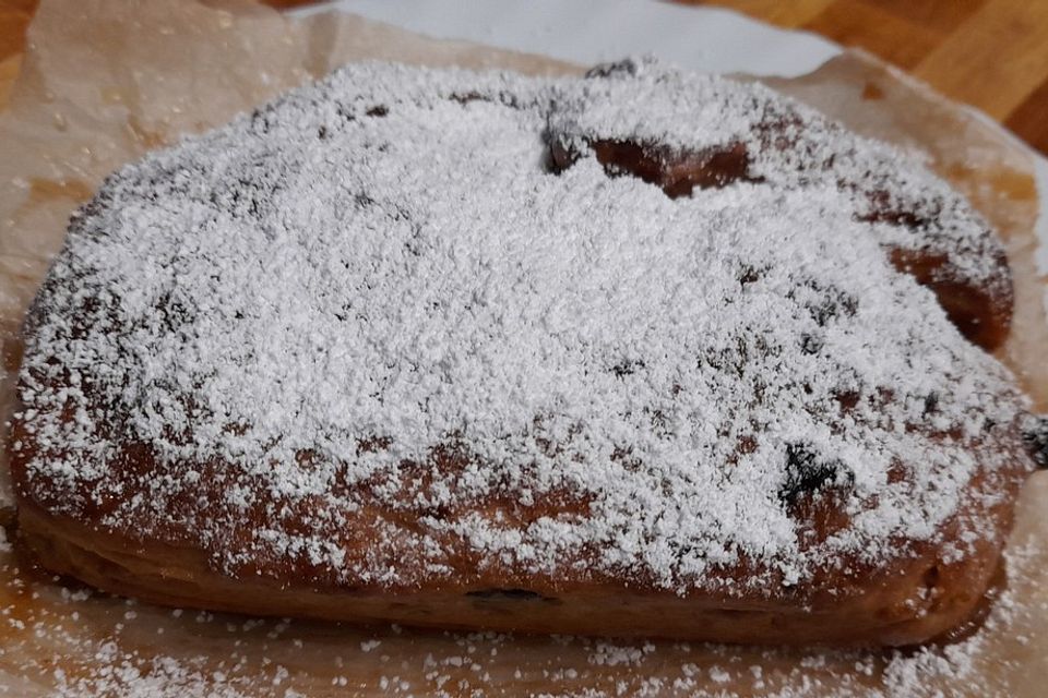 Stollen zur Advents - und Weihnachtszeit