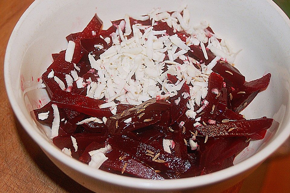 Rote Bete - Salat mit Sesamöl und Himbeeressig