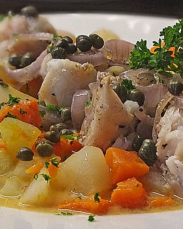 Lauwarmer Salat von Chayote und Süßkartoffel mit gegrillten Sardinenfilets
