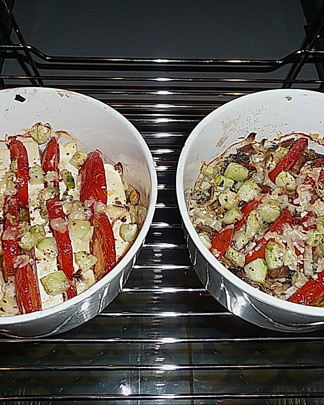 Schafskäseauflauf mit Tomaten und Gemüse