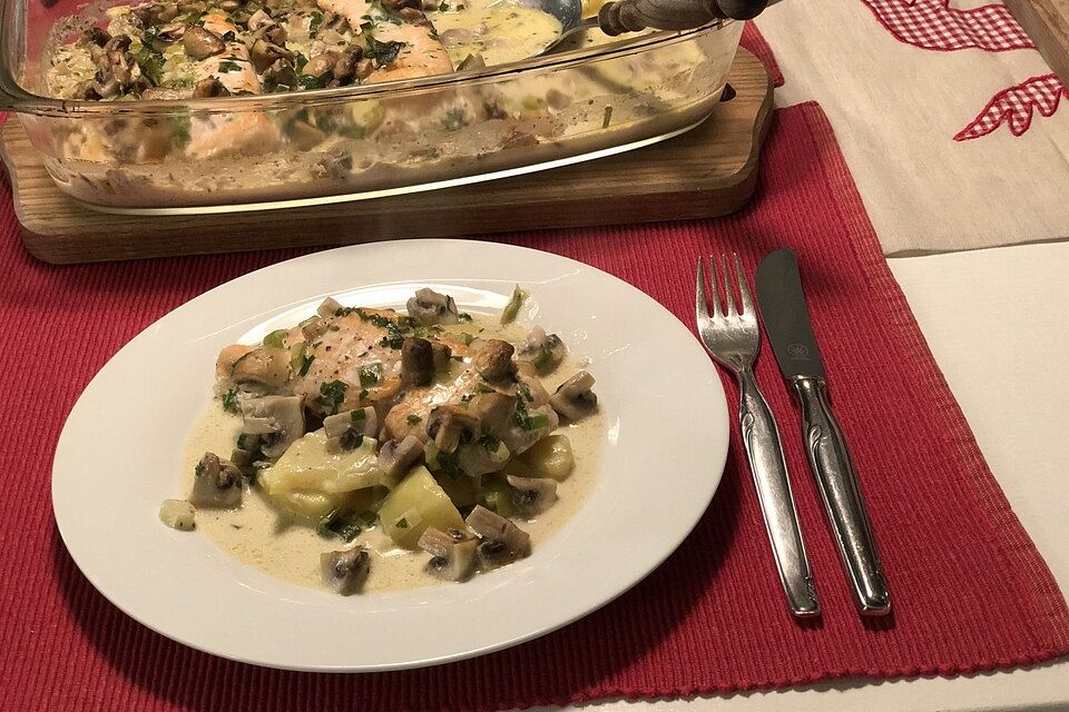 Lachs - Kartoffel Gratin mit Champignon - Rahm