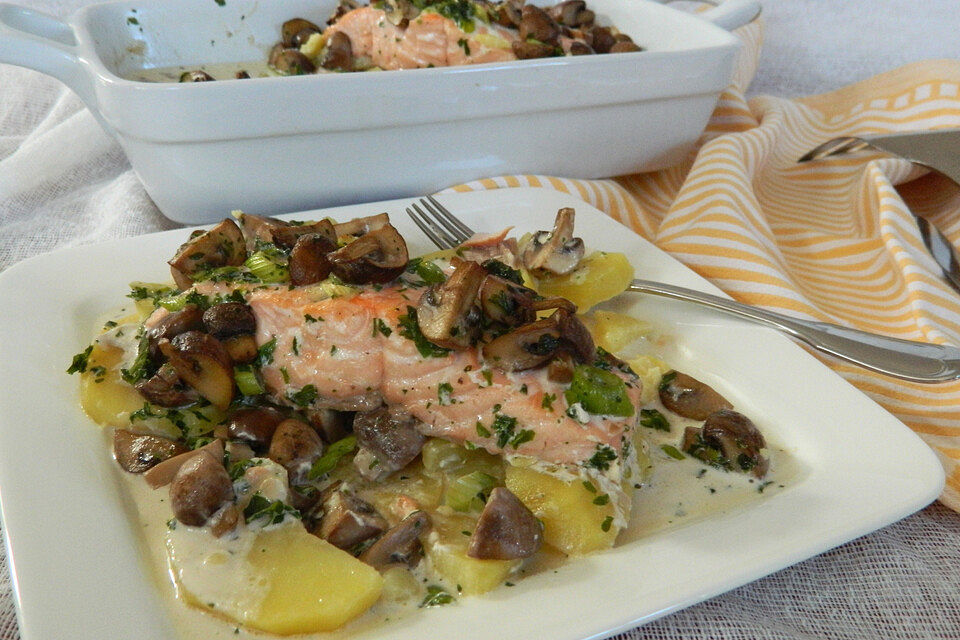 Lachs - Kartoffel Gratin mit Champignon - Rahm