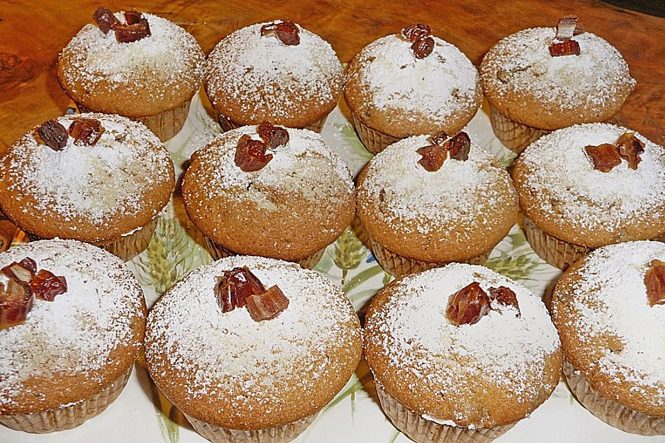 Stollenmuffins mit Datteln und Aprikosen