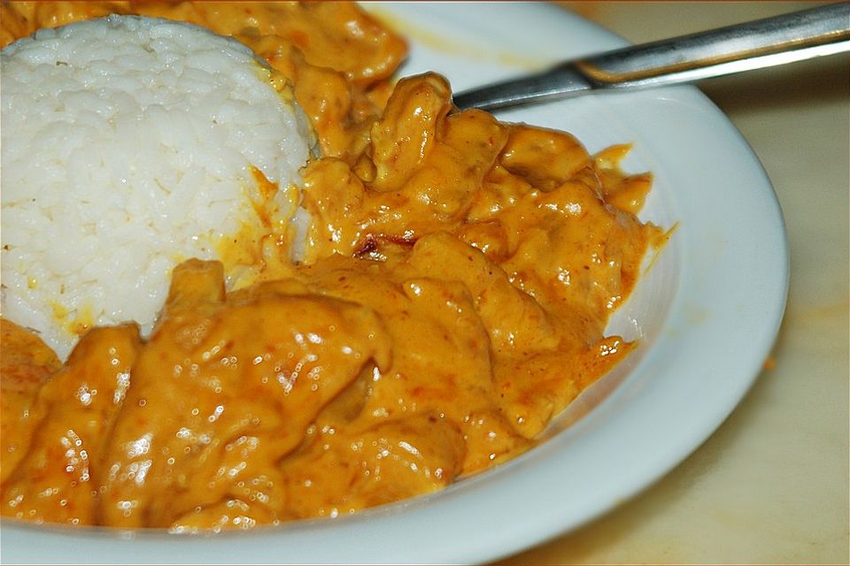 Hähnchencurry mit Pfirsichhälften