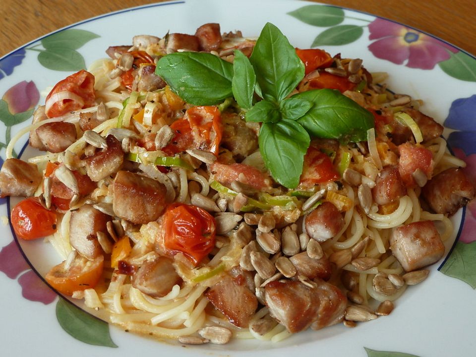 Spaghetti Mit Thunfisch - Steak - Soße Von Spagettiteller| Chefkoch