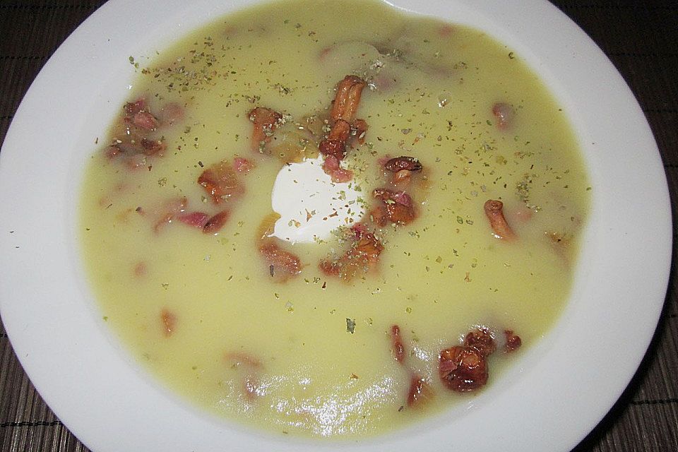 Superzisch Kartoffelsuppe mit Eierschwammerl (Pfifferlingen)