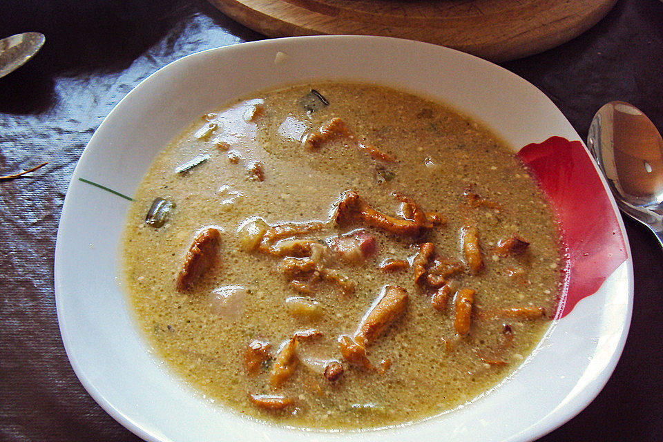 Superzisch Kartoffelsuppe mit Eierschwammerl (Pfifferlingen)