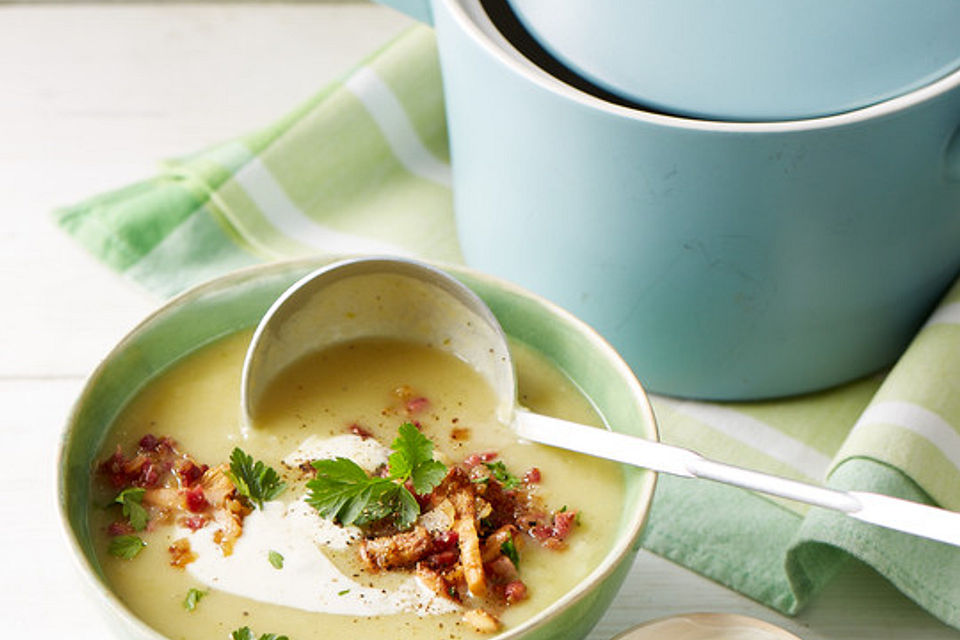 Superzisch Kartoffelsuppe mit Eierschwammerl (Pfifferlingen)