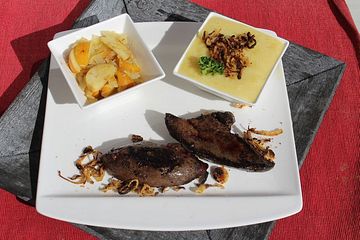 Rehleber mit  Apfel - Zwiebel - Confit