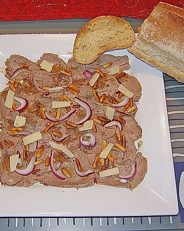 Carpaccio vom Rind, aus gekochtem Fleisch