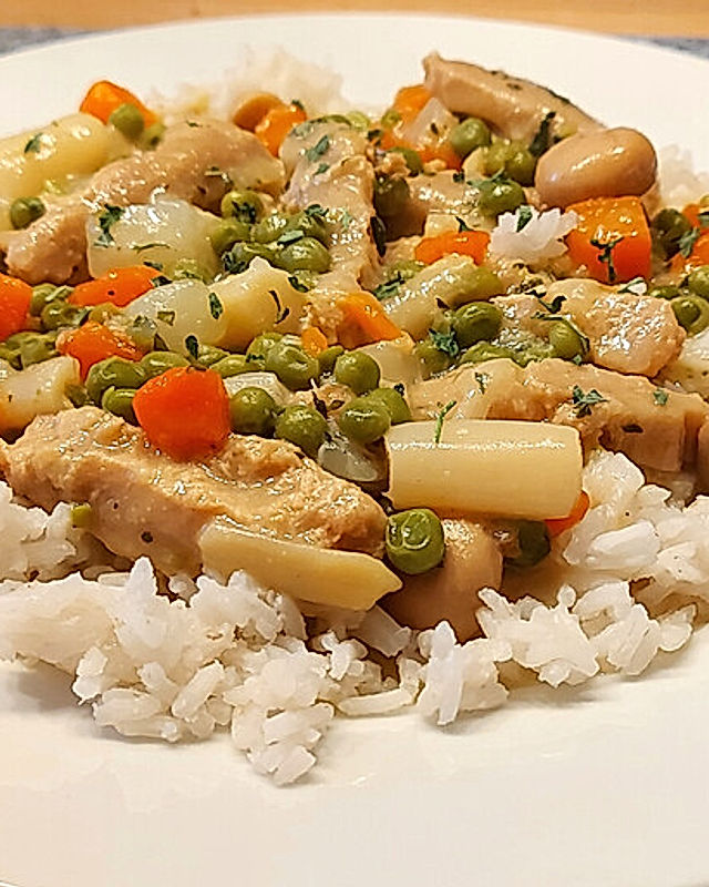 Veganes "Hühnerfrikassee" mit Reis
