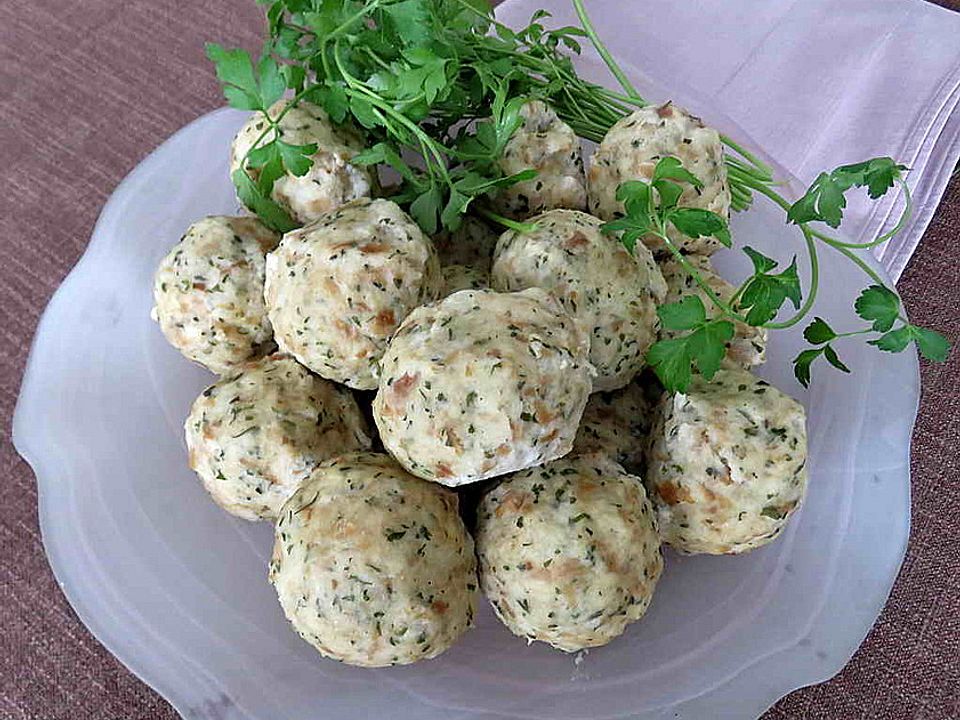 Böhmische Semmelknödel von traude | Chefkoch