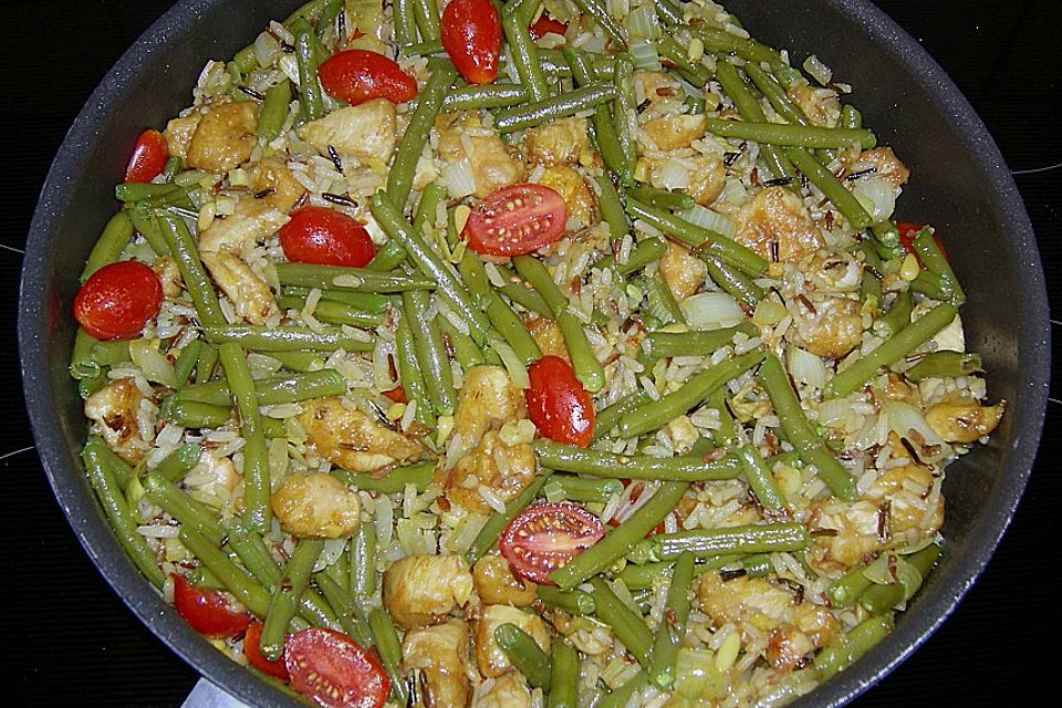 Fried Rice mit Hähnchen und Bohnen