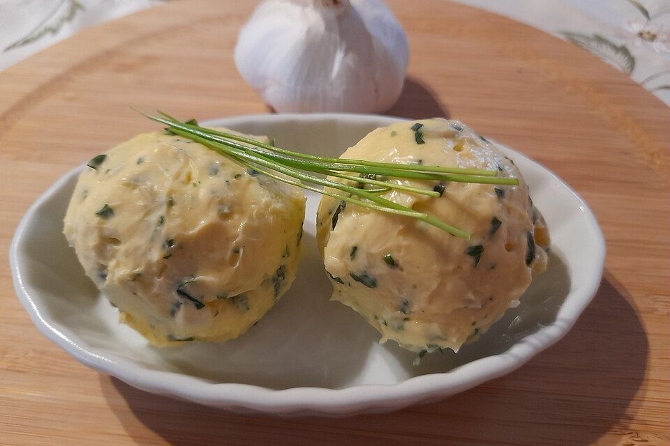 Kräuterbutter mit Knoblauch