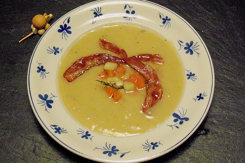 Cremige Kartoffel - Trüffelsuppe mit Knusperbacon