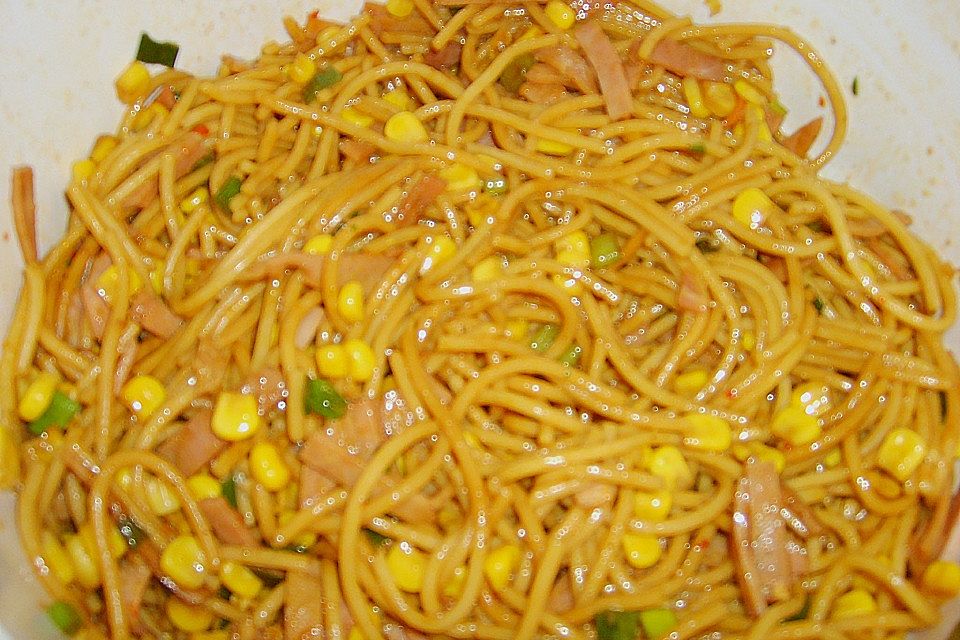 Chinesischer Spaghettisalat