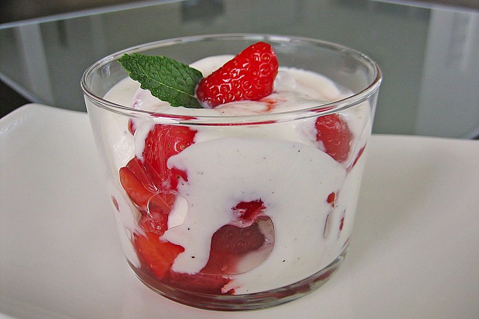 Ricotta - Vanillecreme mit Beeren