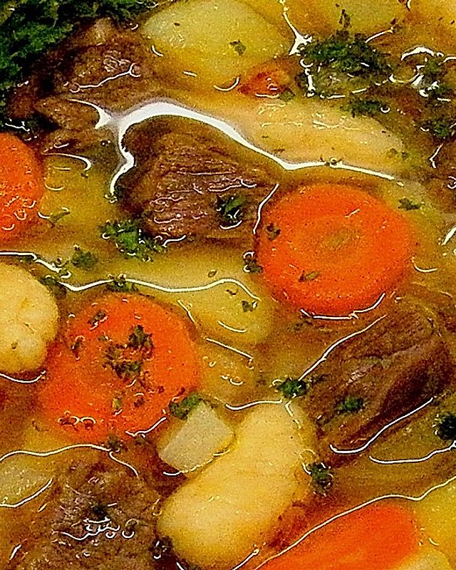 Deftige Kartoffelsuppe mit Klünkerle und Fleisch