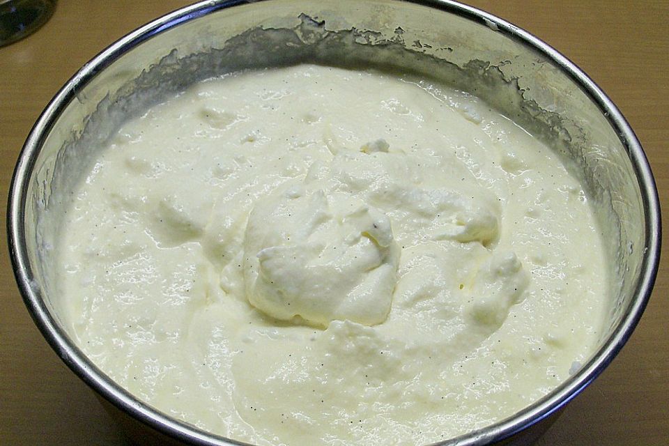 Vanilleparfait mit weißer Schokolade Vanilleparfait mit weißer Schokolade
