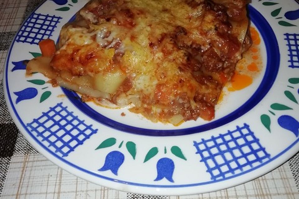 Lasagne mit Rotwein, Hack und Möhren