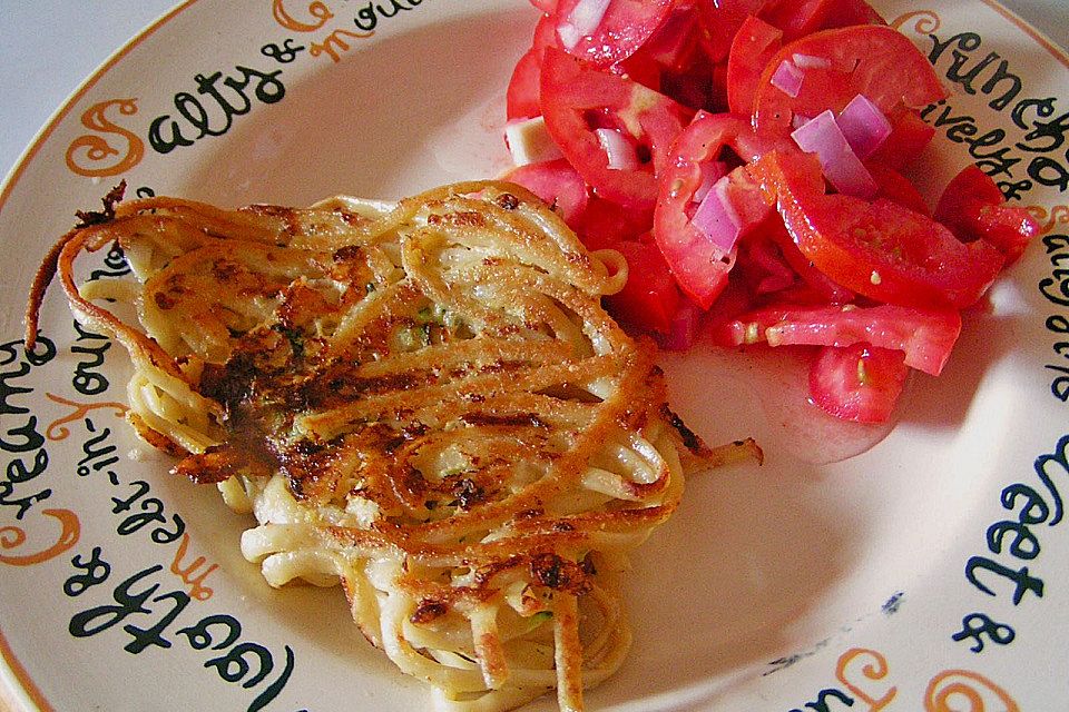 Spaghettipuffer mit Schinken und Zucchini