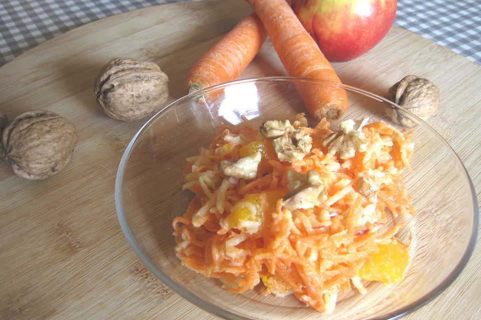 Winterlicher Karotten- bzw. Möhrensalat