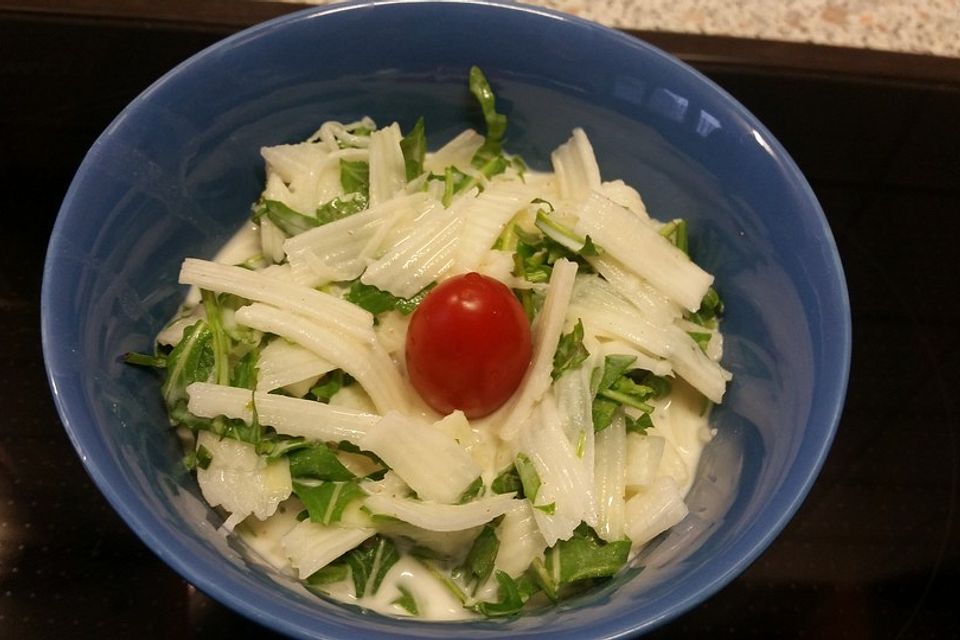 Kohlrabisalat mit Rucola